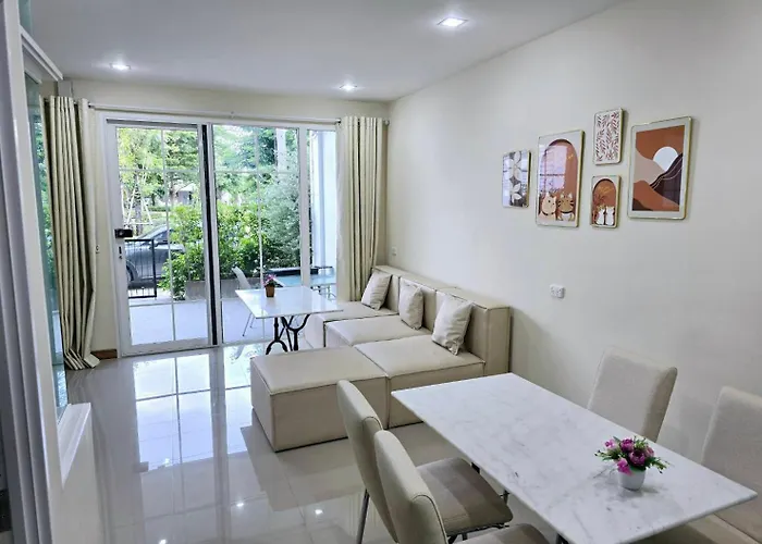 Garden House For 10 Guests Near Safari World With Pool Access Holiday home